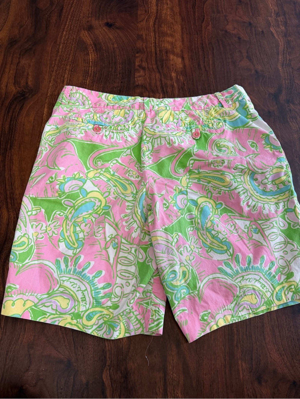 3/$30 ☀️ Lilly Pulitzer Pink & Green Paisley Cotton Avenue Shorts - Picture 3 of 10